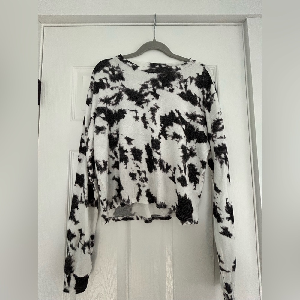 Black and White Tie-Dye Sweater